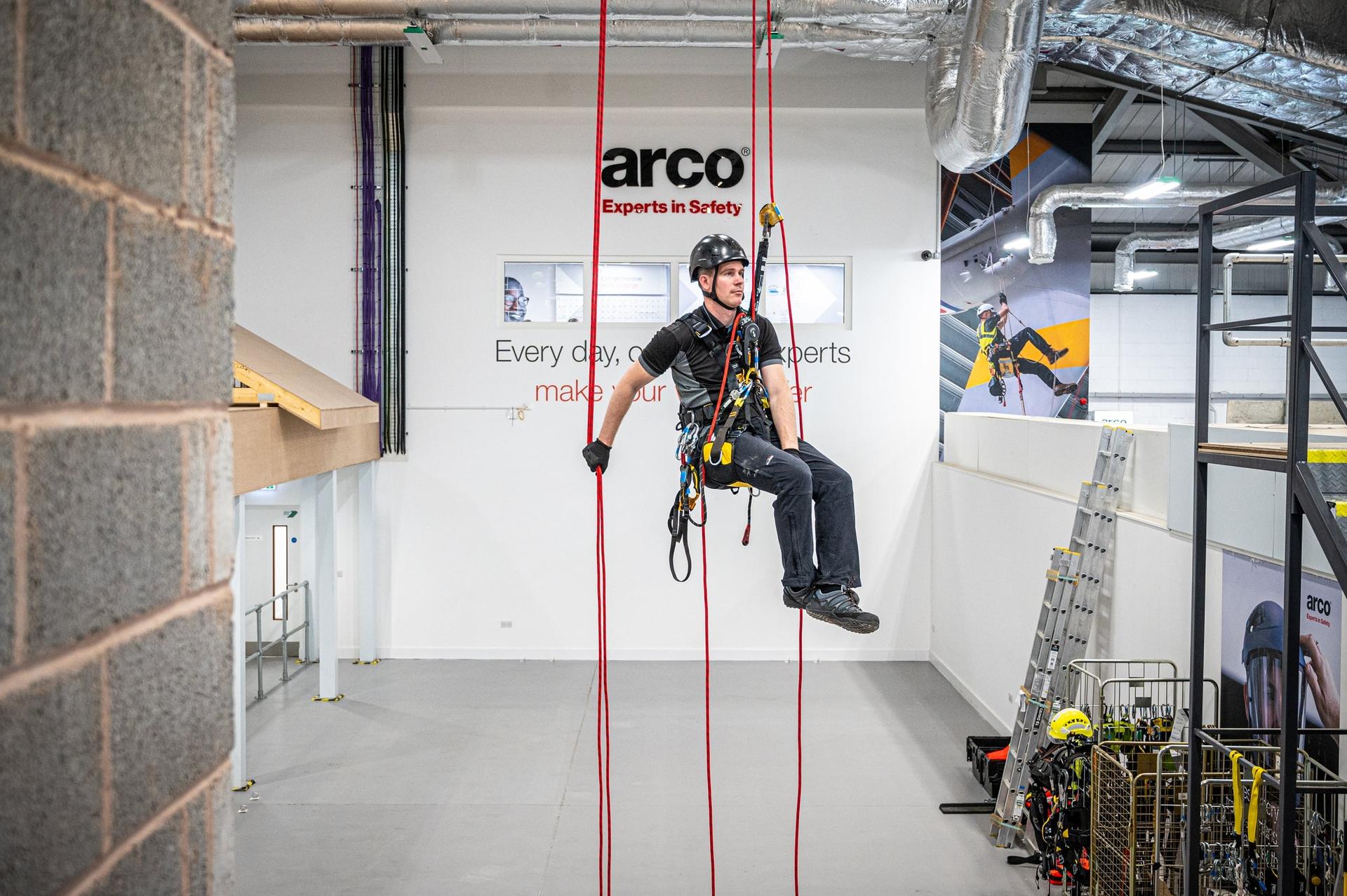 Novice abseil training basic